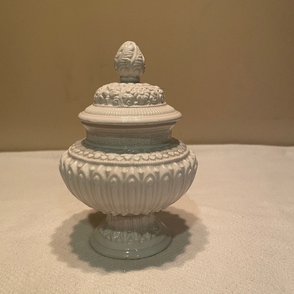 Vintage Mottahedeh Italian Covered Jar Creamware - Picture 1 of 10